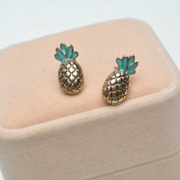 ✨ Pineapple stud earrings🍍 - Picture 2 of 3